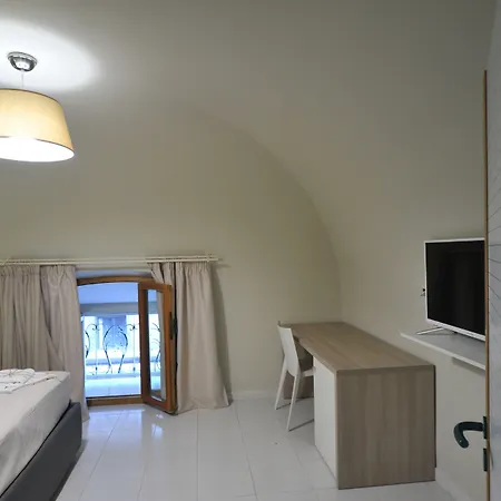 Gatto Bianco House-3